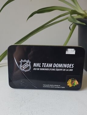 NHL Chicago Blackhawks Double Six Domino Set For 2 To 4 Players